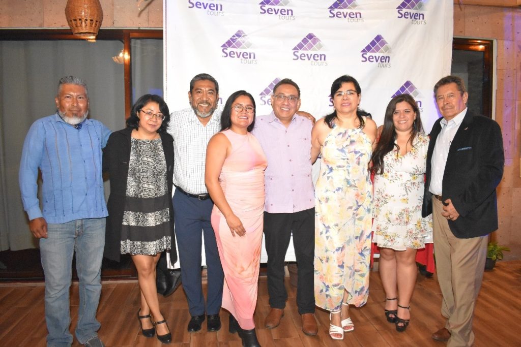 Invitados especiales de Seven Tours a la celebración de su 15 aniversario.