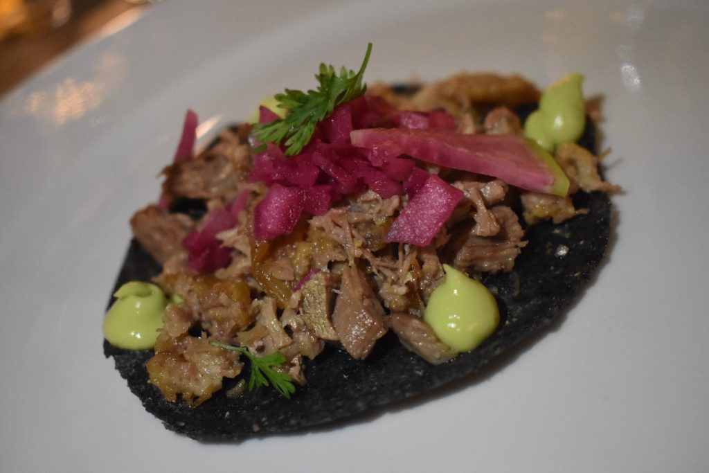 Taco de carnitas de pato en el restaurante “El Mexicano”.