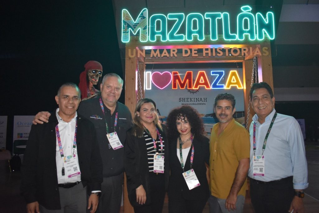 Comitiva turística del segmento MICE de Mazatlán en CNIR 2025.