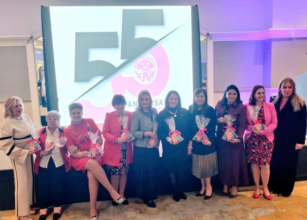En los 55 años de AFEET se reunieron asociadas, expresidentas y presidentas de filiales.
