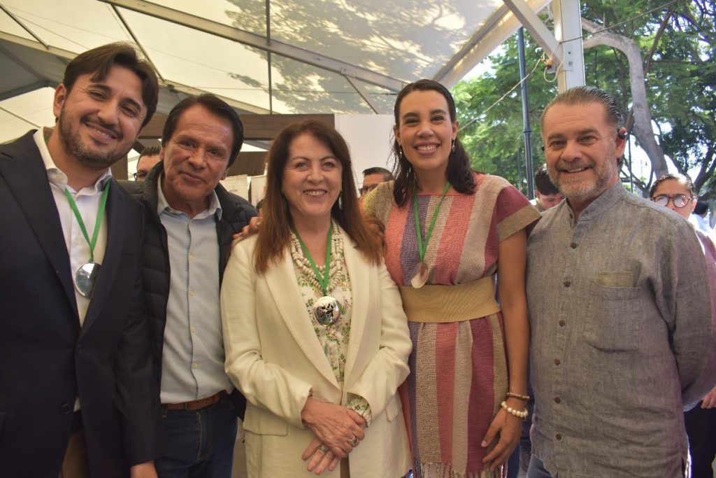 Daniel Altafi, Juan Enríquez, Margarita González, Josefina Rodríguez y Fernando Olivera.