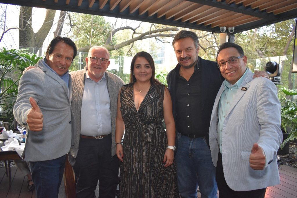 Juan Enríquez, Arnaud Dordilly, Lily Leal, Manuel de Alba y Víctor Enríquez.
