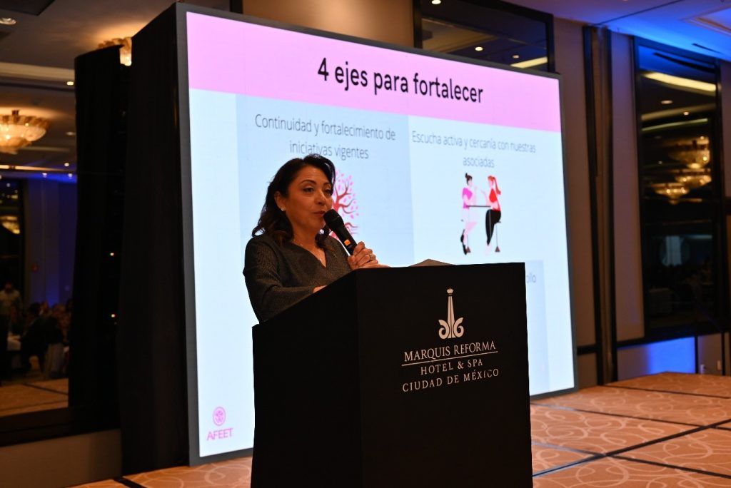 Claudia González Vázquez asumió oficialmente la Presidencia Nacional de AFEET.