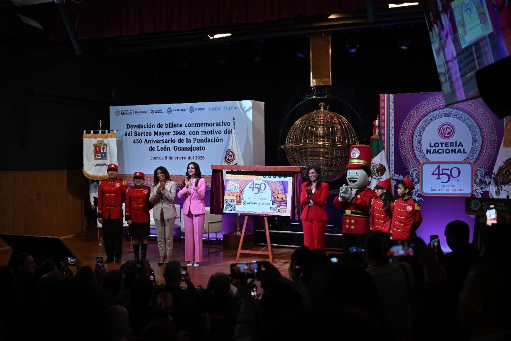 Presentaron el billete del Sorteo Mayor No. 3998 para conmemorar los 450 años de la fundación de la ciudad de León. 