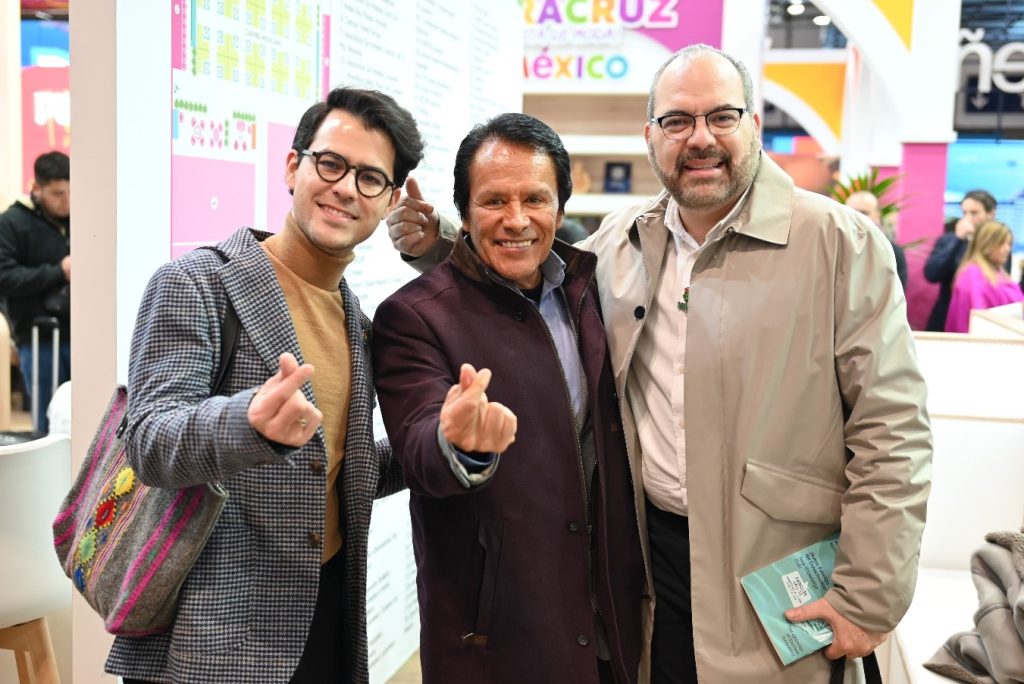 Daniel Morales, Juan Enríquez y Walfred Castro de Viva en FITUR 2026.