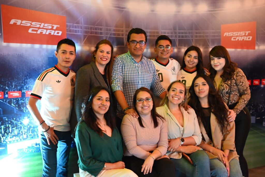 Assist Card acompañado de socios comerciales durante presentación de “AC CUP”.