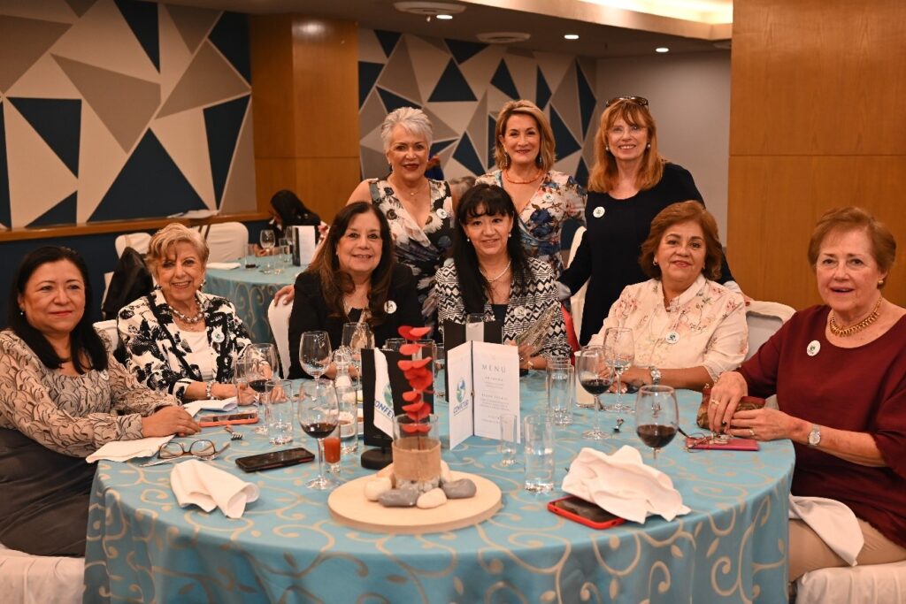 Comida mensual de CONFETUR en Galería Plaza Reforma by Grupo Brisas.