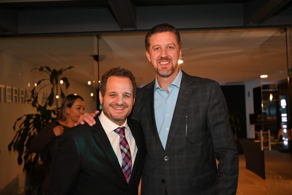 Eric Álvarez, Presidente de ATR México y Luis Díaz, Presidente de COMIR.