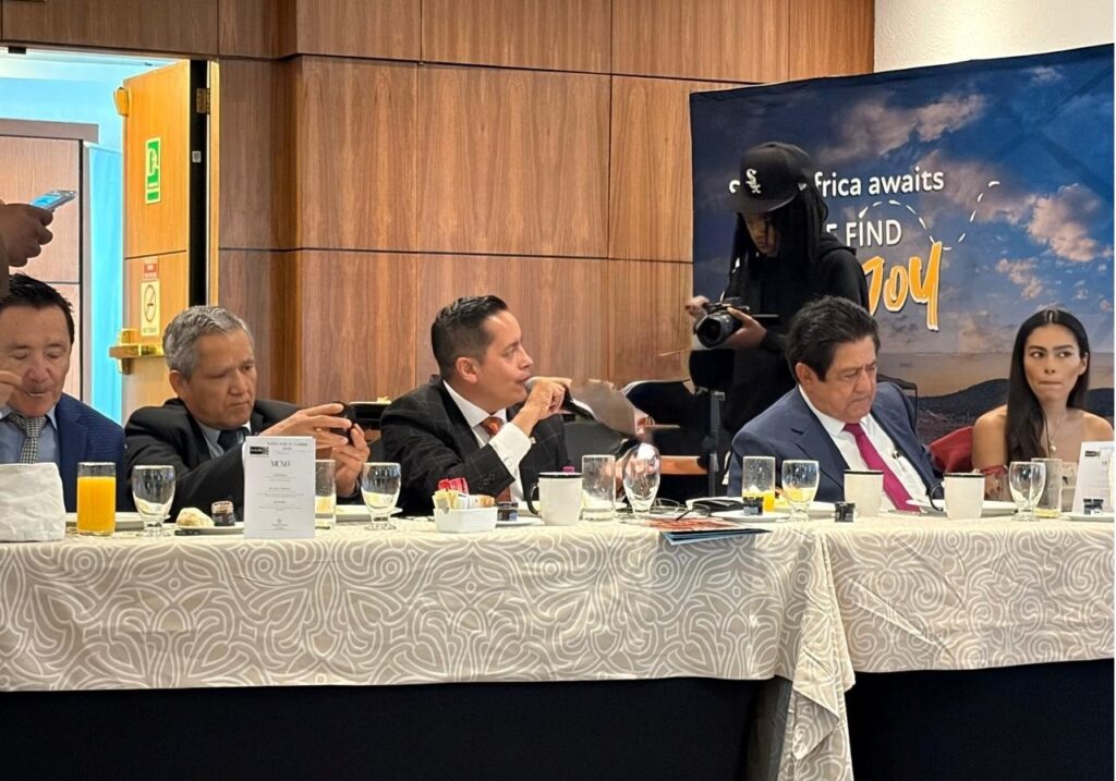 Raymundo Flores Meléndez, Presidente de la AMAV CDMX.