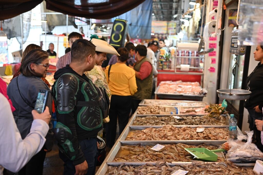La Nueva Viga es el 2° centro distribuidor de pescados y mariscos más grande del mundo.