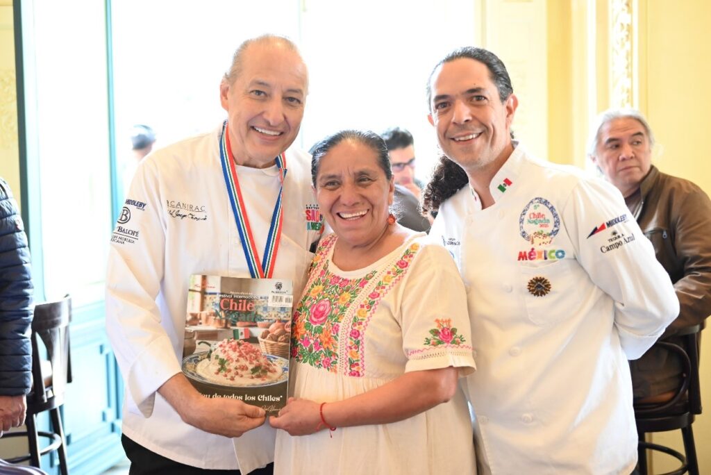 La revista del Chile en Nogada estará a la venta en las tiendas Sanborns de México.